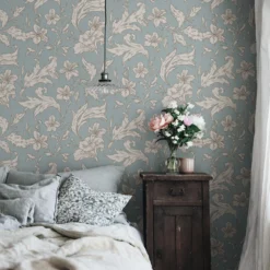 813-36 Karin Misty Blue Ett Hem Wallpaper By Sandberg -Home Wallpaper 813 36 room 05512.1649906787